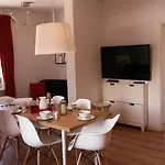 Grosses Schuetzenchalet *